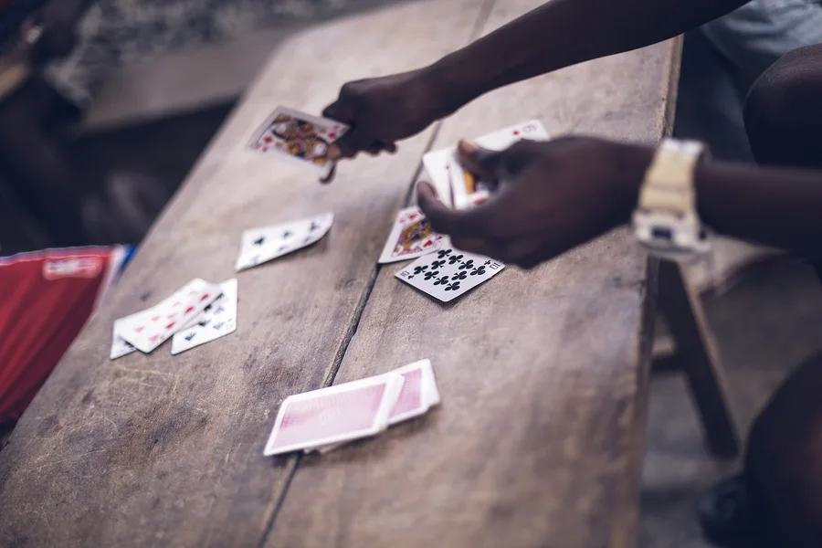 Fotografia de contexto para: poker e combinações de cartas